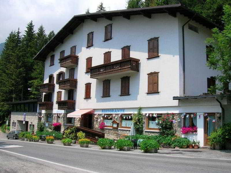 Hotel Spampatti Castione della Presolana Exterior photo
